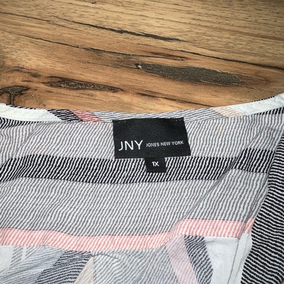 striped shirt - Picture 3 of 5